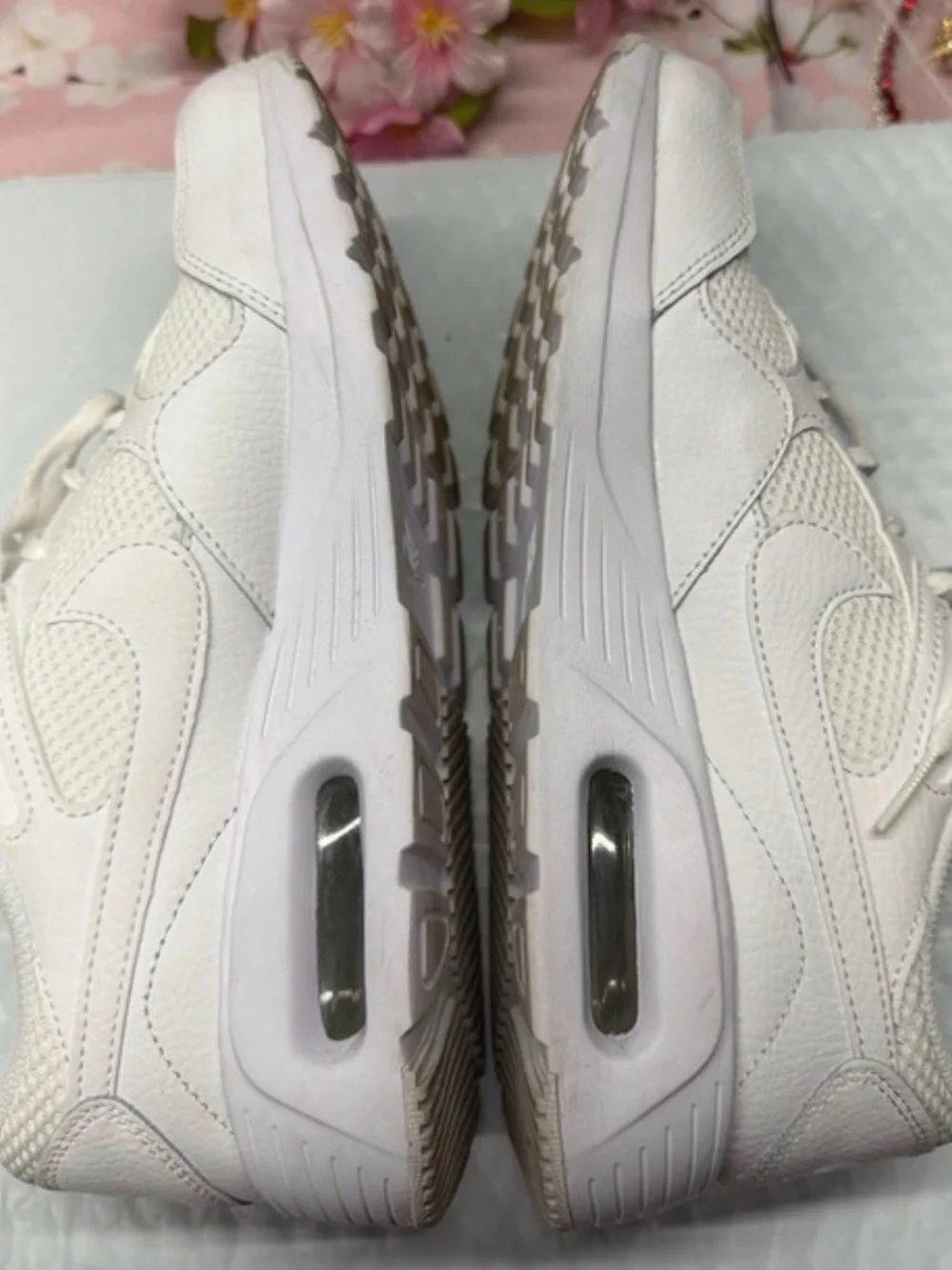 Nike Air Max Women’s 8.5 Excellent condition, worn only 2X